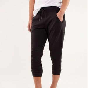 Lululemon Free Fall Crop - 4 - Deep Coal